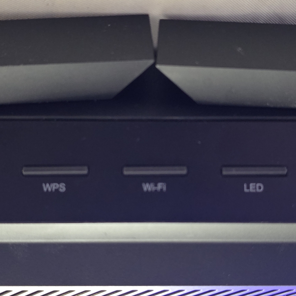 TP-Link Black Wi-Fi Router - Picture 8 of 9